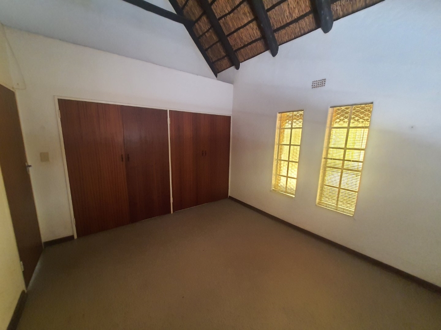 To Let 5 Bedroom Property for Rent in Hartbeespoort Rural North West